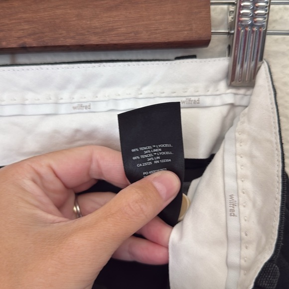 Wilfred Linen Blend Shorts - Picture 5 of 5